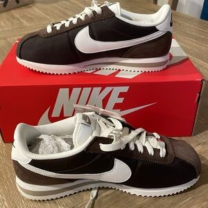 Nike Cortez Womens Size 8 Brocade Brown